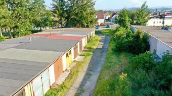 Garáž s pozemkem 22m2 a příjezdovou cestou 1/40 - 3