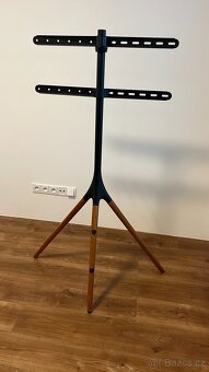 Držák (stojan) na TV 45"- 65" - 3