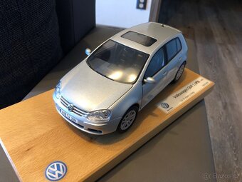 Volkswagen Golf V, 1:18 - 3