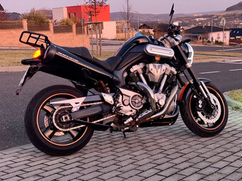 Yamaha MT-01 - 3