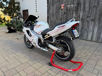Honda CBR 600f - 3