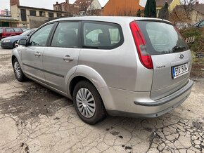 Ford Focus 1,6 kombi - 3