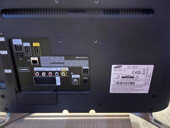 Televize SAMSUNG UE22F5400AW - 3