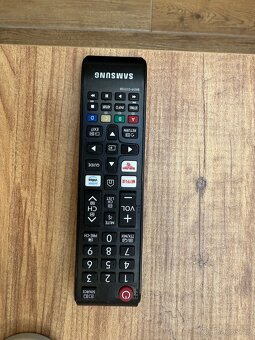 43" Samsung UE43TU7022 - 3