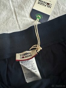 Tommy Jeans tmavé kraťasy - 3
