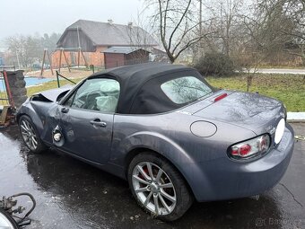 Mazda MX5 - NC - 2006 - 118kw najeto 48tis km - bouraná - 3