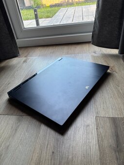 Herni laptop Acer Predator 18" - 3