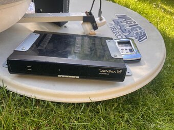 Automatická satelitní anténa pro karavan TELECO - 3