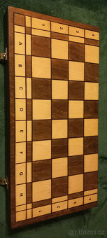 Prodám dřevěnou turnajovou šachovou sadu 50 x 51 cm - 3
