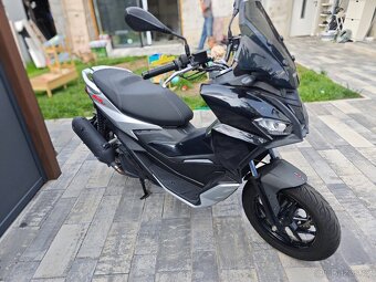 Aprilia SR gt 125 r.v 05/2022 - 3