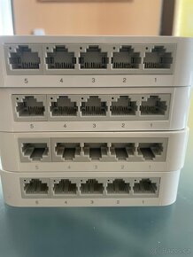 Stolní switch - 3