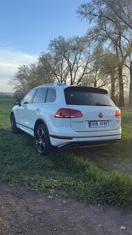 VW Touareg 3.0 V6 - 3