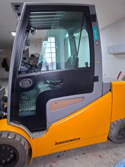 Výprodej el. VZV Jungheinrich EFG 550 triplex 5m - 3