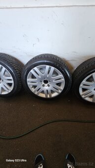 Pneu 245/45/18 - 3