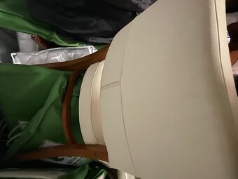 Dřevěný masivní stůl TON, kožená křesla TON - 3