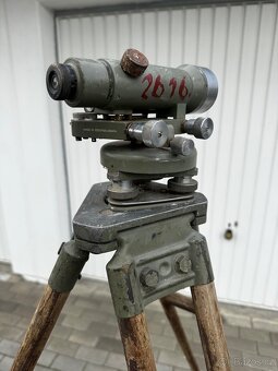 Historický NIVELÁK - 3