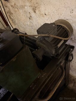 Elektromotor s uhlovou prevodovkou - 3