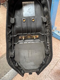 Kawasaki W 650 - sedlo - 3