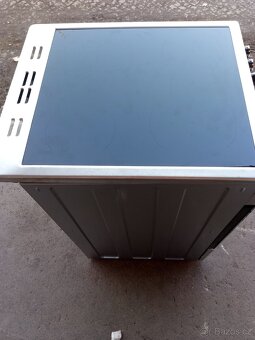 Elektrický sklokeramický nerezový sporák Beko -NOVÝ - 3