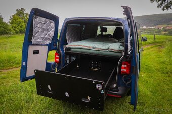 Spací vestavba do Volkswagen T5, T6 - 3