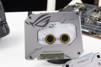 EK Water Blocks pump - 3