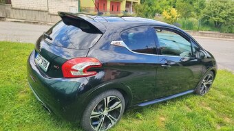 Peugeot 208 GTi - 3