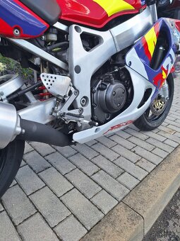 Honda cbr 900rr (sc33) - 3