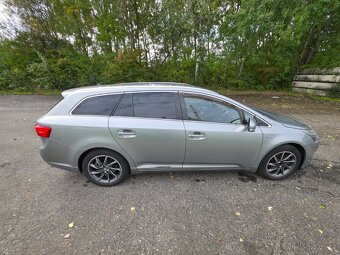 Toyota Avensis Combi 2.2 D-CAT, automat, r.v. 2013, nafta - 3
