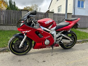 Yamaha R6 - 3