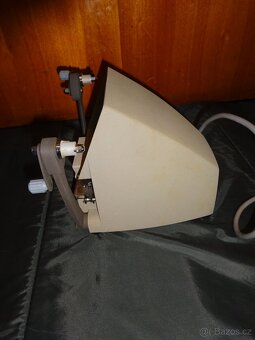 prohlížeč filmů Twin V Normal 8 od Ing. H. Bauer - 3