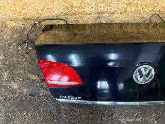 PÁTÉ DVEŘE VÍKO KUFRU VW PASSAT B7 LC9X - 3