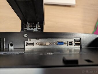 24" Dell UltraSharp U2412M - 3