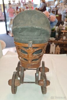 Starý kočárek pro panenky - 3