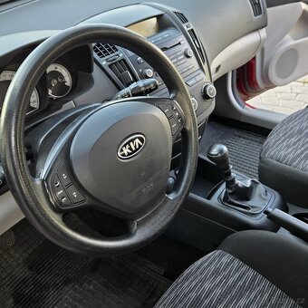 BENZÍNOVÁ KIA CEED 1,4 16v R.V: 2008 5DV. KLIMA, EL.OKNA TOP - 3