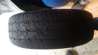 Prodám dva kusy zimní pneu - 3