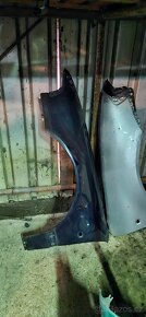 Levy predni blatnik audi A8 4D D2 3 kusy - 3