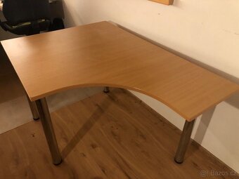 Kancelářský stůl - 3