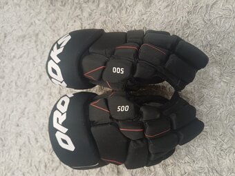 Hokejova vystroj - 3