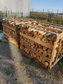 Prodám suche stipané palovové dřevo - 3