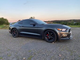 Ford Mustang - 3