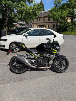 Kawasaki Z400 - 3