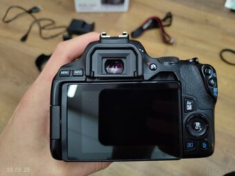 CANON EOS 250D + objektiv a příslušenství - 3