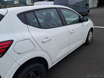 Dacia Sandero 1,2i 2021 po havárii - 3