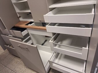 Kuchyňská linka od truhláře Egger Blum - 3