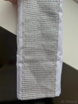 Dekorační bílá šála s kamínky - 3