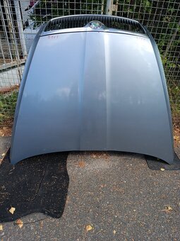 Skoda Octavia 2 - přední kapota - 3