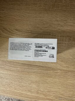 Sluchátka AirPods (2nd generation) - 3
