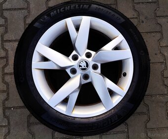 Alu kola originál Škoda Octavia IV 5x112 R17 ly - 3