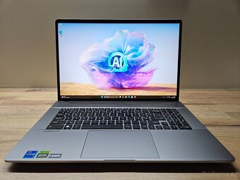 165HZ QHD+17,3_MSI CREATOR Z17HX_32GB_2TB_RTX 4070 8GB - 3