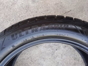 Prodám zánovní zimní pneu GoodYear 235/50/19 - 3